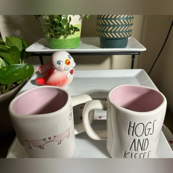 Set of 2 Rae Dunn HOGS & KISSES Double sided mugs - Picture 4 of 5